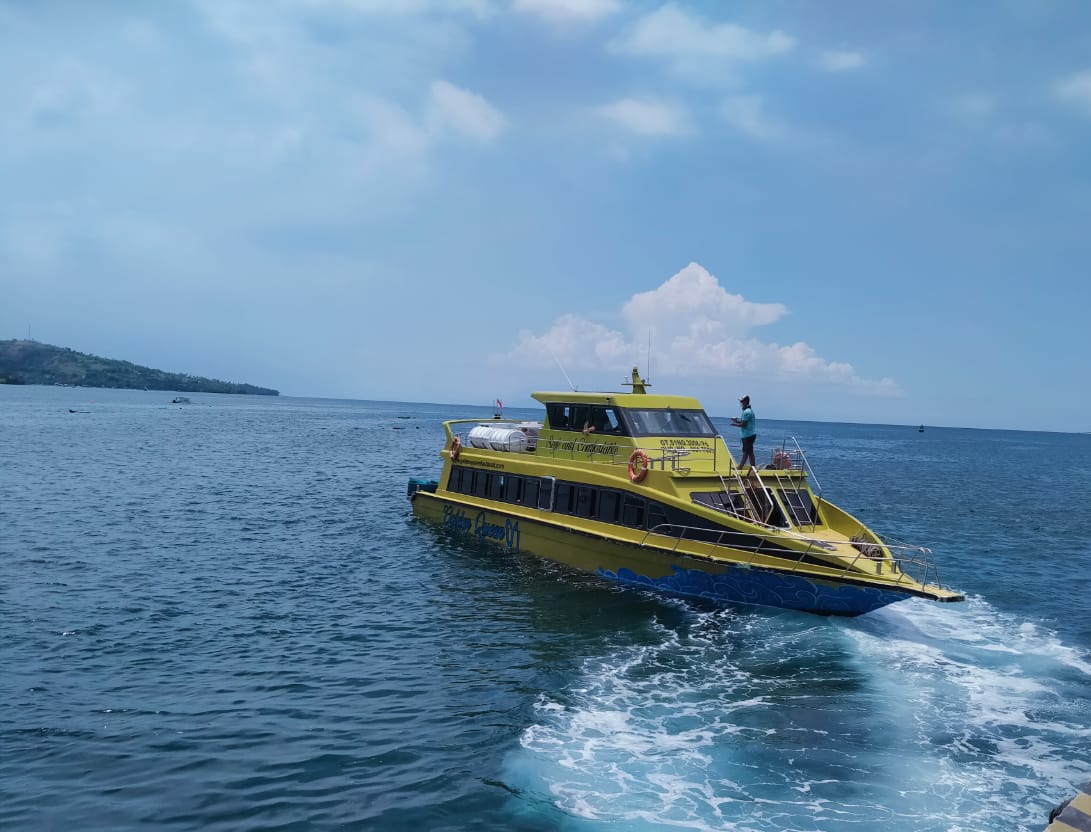 Golden Queen Fast Boat on the sea